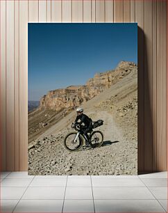 Πίνακας, Cyclist on Rocky Mountain Path Ποδηλάτης στο μονοπάτι Rocky Mountain