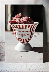 Πίνακας, Delicious Ice Cream in a Retro Cup Νόστιμο παγωτό σε ρετρό φλιτζάνι