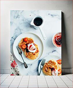 Πίνακας, Delicious Pancakes with Strawberries and Syrup Λαχταριστές τηγανίτες με φράουλες και σιρόπι