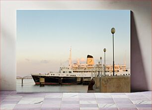 Πίνακας, Docked Cruise Ship at Sunset Ελλιμενισμένο κρουαζιερόπλοιο στο ηλιοβασίλεμα
