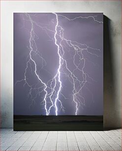 Πίνακας, Dramatic Lightning in the Night Sky Δραματική αστραπή στον νυχτερινό ουρανό