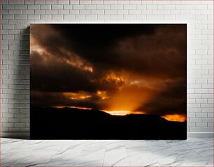 Πίνακας, Dramatic Sunset Over Mountains Δραματικό ηλιοβασίλεμα πάνω από τα βουνά