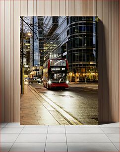 Πίνακας, Evening Cityscape with Double-Decker Bus Βραδινό αστικό τοπίο με διώροφο λεωφορείο