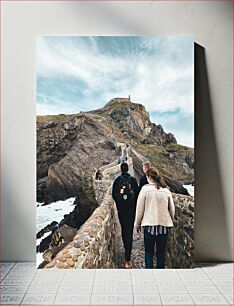 Πίνακας, Exploring the Coastal Pathway Εξερευνώντας το Παράκτιο Μονοπάτι