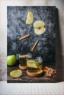 Πίνακας, Floating Apple and Cinnamon Sticks with Tea Πλωτά ξυλάκια μήλου και κανέλας με τσάι