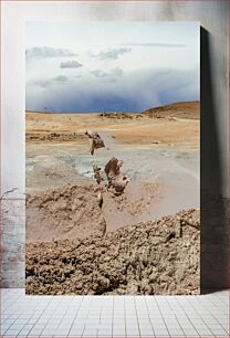 Πίνακας, Flying Earth Fragments in the Desert Ιπτάμενα θραύσματα γης στην έρημο