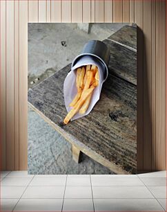 Πίνακας, French Fries on Wooden Table Πατάτες τηγανιτές σε ξύλινο τραπέζι