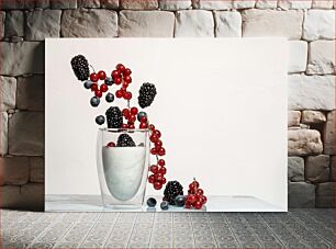 Πίνακας, Fresh Berries in Glass Φρέσκα μούρα σε ποτήρι