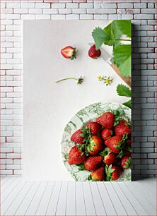 Πίνακας, Fresh Strawberries on a Plate Φρέσκες φράουλες σε ένα πιάτο