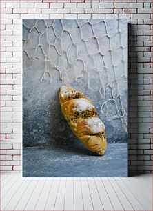 Πίνακας, Freshly Baked Bread Against Net Φρεσκοψημένο ψωμί ενάντια στο δίχτυ
