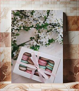 Πίνακας, Gift Box of Macarons with Flowers Κουτί δώρου με μακαρόν με λουλούδια