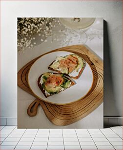 Πίνακας, Gourmet Avocado and Salmon Toast with Drink Γκουρμέ τοστ αβοκάντο και σολομού με ποτό