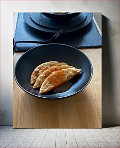 Πίνακας, Gyoza on Black Plates Gyoza σε μαύρα πιάτα