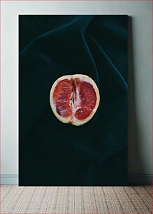 Πίνακας, Half Grapefruit on Dark Fabric Μισό γκρέιπφρουτ σε σκούρο ύφασμα