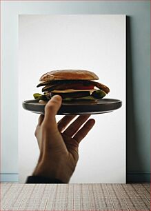 Πίνακας, Hand Holding a Burger Χέρι που κρατά ένα μπιφτέκι