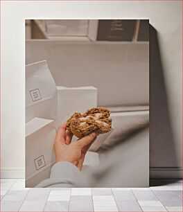 Πίνακας, Hand Holding a Cookie Χέρι που κρατά ένα μπισκότο