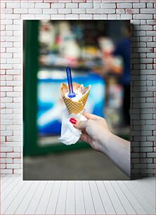 Πίνακας, Hand Holding an Ice Cream Cone Χέρι που κρατά ένα χωνάκι παγωτού