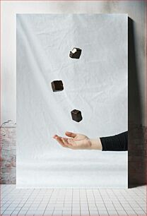 Πίνακας, Hand Tossing Chocolate Cubes Κύβοι Σοκολάτας Πετώντας Χέρι