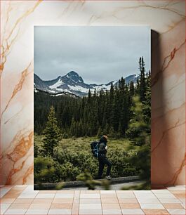 Πίνακας, Hiker in the Mountains Πεζοπόρος στα βουνά