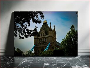 Πίνακας, Historic Tower Bridge with Trees Ιστορική Γέφυρα Πύργου με Δέντρα