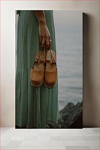 Πίνακας, Holding Brown Shoes by the Sea Κρατώντας Brown Shoes by the Sea