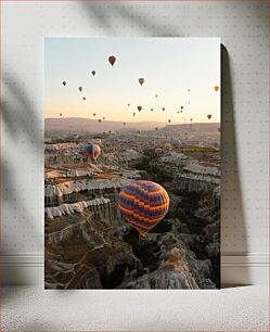 Πίνακας, Hot Air Balloons Over Rocky Landscape Μπαλόνια ζεστού αέρα πάνω από το βραχώδες τοπίο