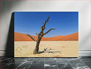 Πίνακας, Lone Tree in Desert Landscape Μοναχικό δέντρο στο έρημο τοπίο