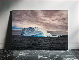 Πίνακας, Majestic Iceberg in Open Sea Μεγαλοπρεπές παγόβουνο στην ανοιχτή θάλασσα