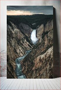 Πίνακας, Majestic Waterfall in a Canyon Μαγευτικός καταρράκτης σε φαράγγι