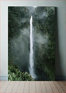 Πίνακας, Majestic Waterfall in Lush Forest Μαγευτικός καταρράκτης στο καταπράσινο δάσος