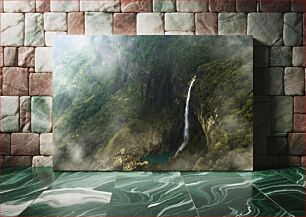 Πίνακας, Majestic Waterfall in Misty Forest Μαγευτικός καταρράκτης στο Misty Forest