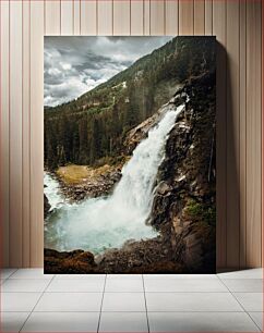 Πίνακας, Majestic Waterfall in Mountainous Forest Μεγαλοπρεπής καταρράκτης στο ορεινό δάσος