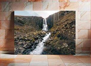 Πίνακας, Majestic Waterfall in Rocky Landscape Μεγαλοπρεπής Καταρράκτης σε Βραχώδες Τοπίο