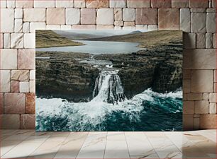 Πίνακας, Majestic Waterfall Over Cliffs Μαγευτικός καταρράκτης πάνω από βράχους