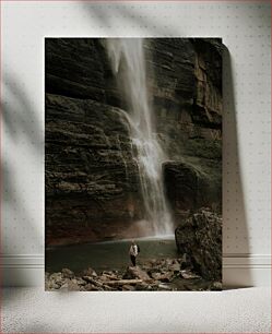 Πίνακας, Man at the Base of a Waterfall Άνθρωπος στη βάση ενός καταρράκτη