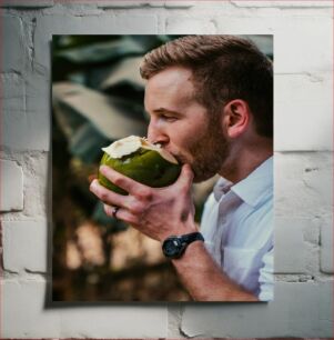 Πίνακας, Man Drinking Coconut Water Άνδρας που πίνει νερό καρύδας