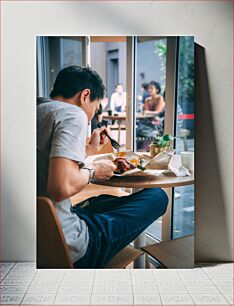 Πίνακας, Man Eating in Cafe Άνδρας που τρώει στο καφέ