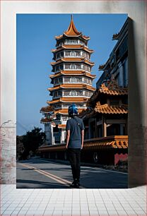 Πίνακας, Man in front of a pagoda Άνθρωπος μπροστά σε παγόδα