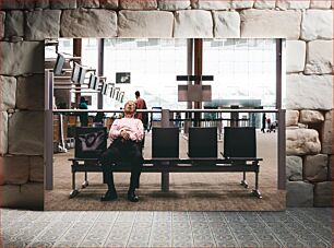 Πίνακας, Man Relaxing at Airport Άνδρας που χαλαρώνει στο αεροδρόμιο