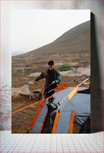 Πίνακας, Man Setting Up Tent in Rugged Terrain Άνδρας που στήνει σκηνή σε ανώμαλο έδαφος
