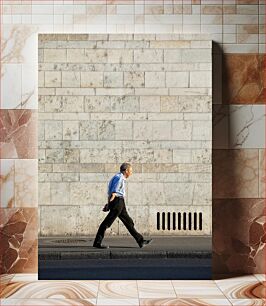 Πίνακας, Man Walking Along a Wall Άνθρωπος που περπατά κατά μήκος ενός τοίχου