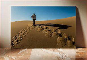 Πίνακας, Man Walking on Sand Dunes Άνθρωπος που περπατά στους αμμόλοφους