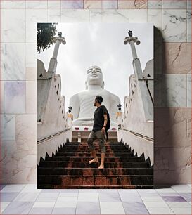 Πίνακας, Man Walking Up Stairs to Large Buddha Statue Άνδρας που ανεβαίνει τις σκάλες για το μεγάλο άγαλμα του Βούδα