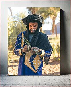 Πίνακας, Man Weaving with Palm Leaves Άνδρας που υφαίνει με φύλλα φοίνικα