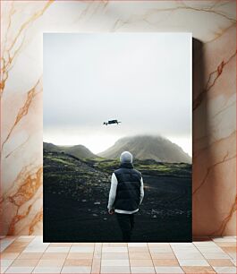 Πίνακας, Man with Drone in Mountainous Landscape Άνθρωπος με Drone σε ορεινό τοπίο