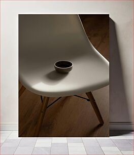 Πίνακας, Minimalist Cup on a Chair Μινιμαλιστικό Κύπελλο σε μια Καρέκλα