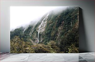 Πίνακας, Mist-covered Waterfalls in Mountain Forest Καταρράκτες καλυμμένοι με ομίχλη σε ορεινό δάσος