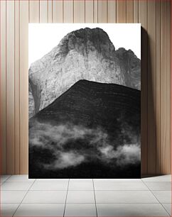 Πίνακας, Misty Mountain in Black and White Misty Mountain σε μαύρο και άσπρο