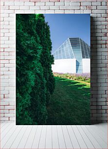 Πίνακας, Modern Glass Building with Lush Green Trees Μοντέρνο γυάλινο κτίριο με καταπράσινα δέντρα