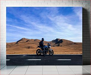 Πίνακας, Motorcyclist in the Hills Μοτοσικλετιστής στους λόφους